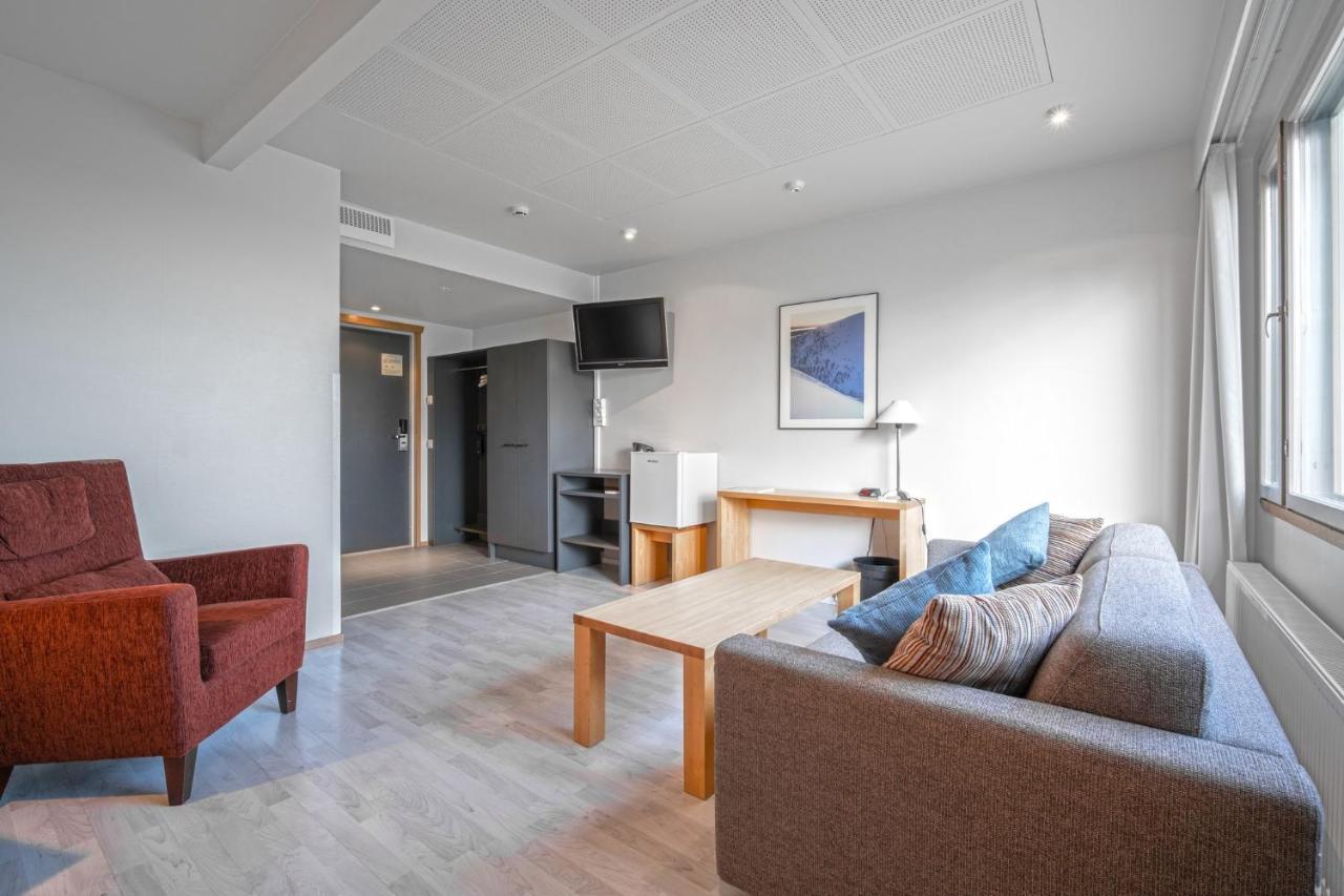 Ski-Inn Hotel Pyhaetunturi ภายนอก รูปภาพ